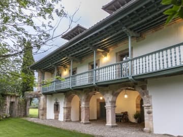Casa Luca de Tena - Bed and Breakfast & self-catering in Sopeña, Cantabria