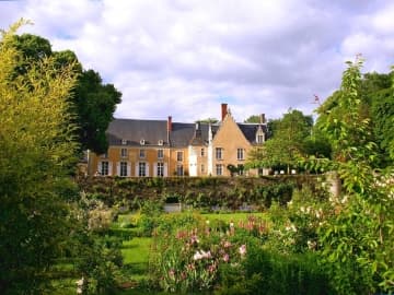 Château de la Barre - Bed and Breakfast & self-catering in Conflans sur Anille, Loire Valley - Pays de la Loire