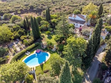 Roca Verde - Bed and Breakfast in Alhaurin de la Torre, Malaga