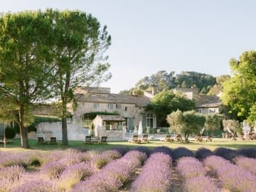 Le Mas de la Rose - Hotel & Self-Catering in Orgon en Provence, French Riviera & Provence