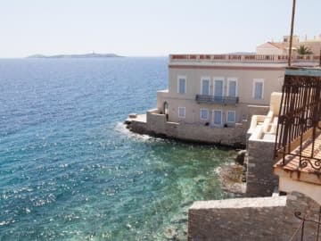 Xenon Apollonos - Bed and Breakfast in Ermoupoli, Cyclades